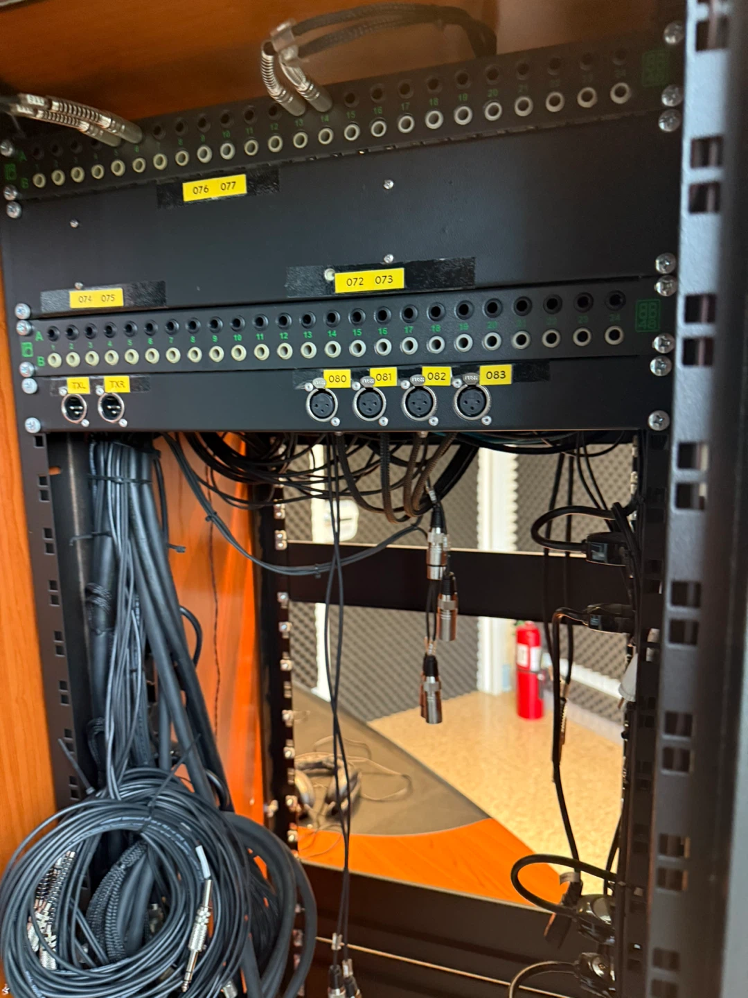 Audio Rack with Cables and Connectors - photo 4