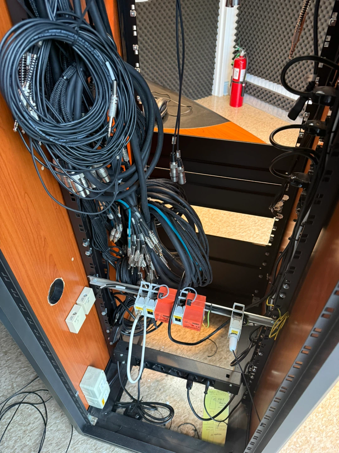 Audio Rack with Cables and Connectors - photo 3