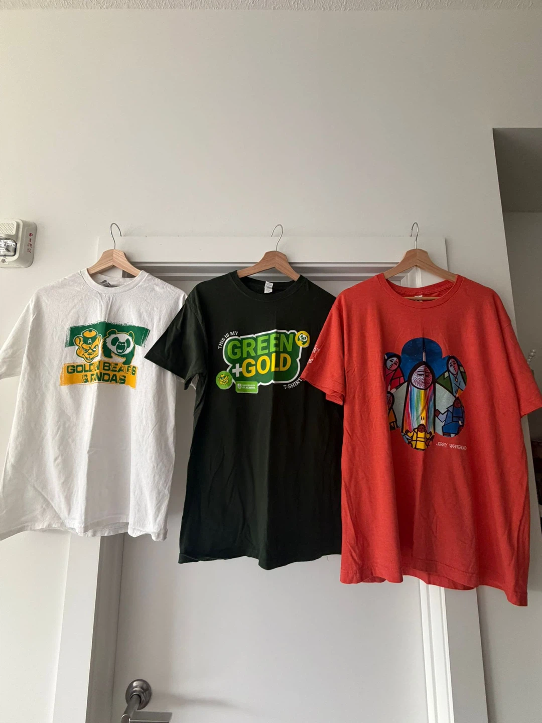 University of Alberta T-Shirt Bundle - photo 3