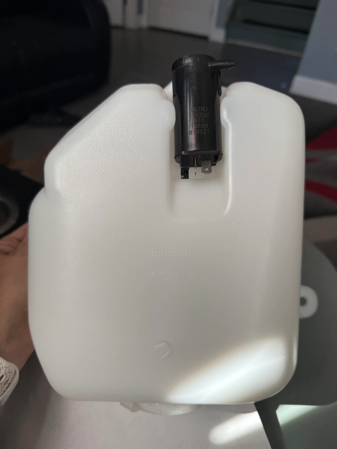 Windshield Washer Fluid Reservoir Tank with Pump