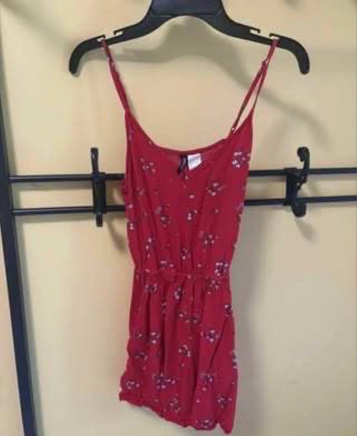 2 dresses & 2 rompers (Small) (Never worn)(All for FREE) - photo 4