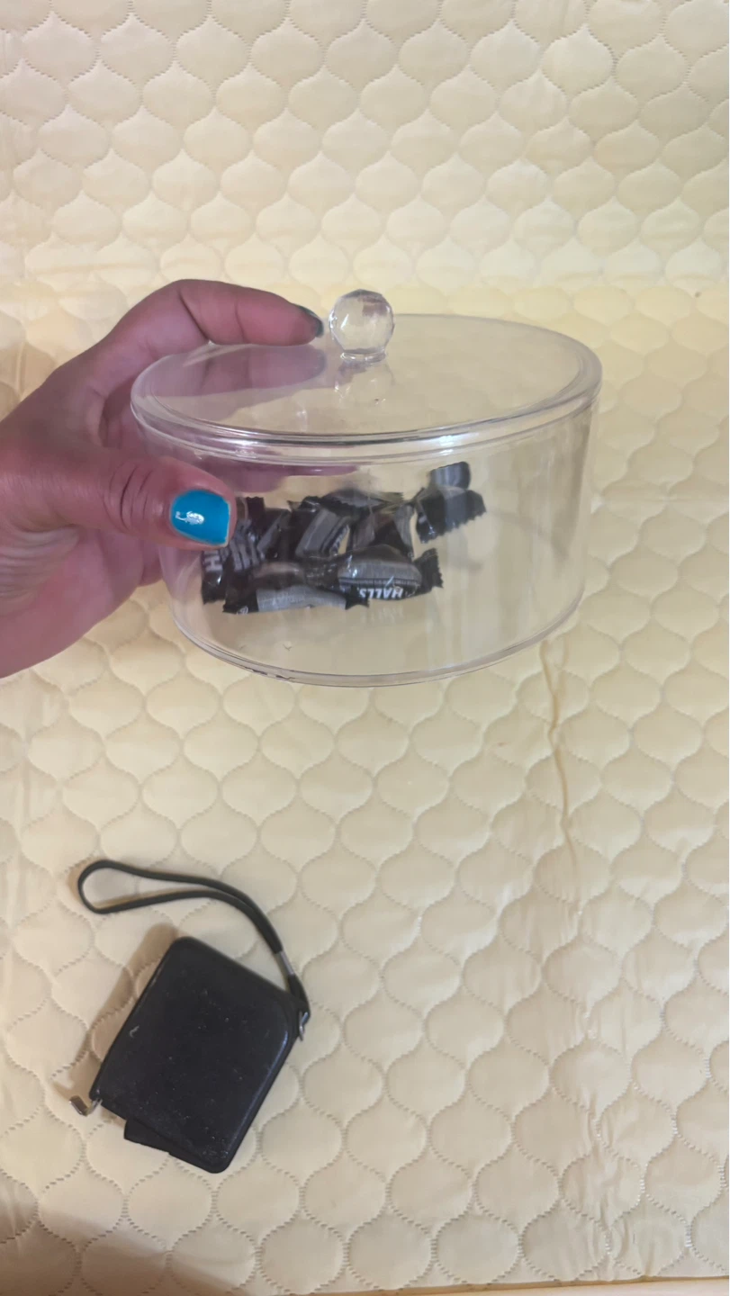 ⚽ Halls Cough Drops in Clear Container - photo 3
