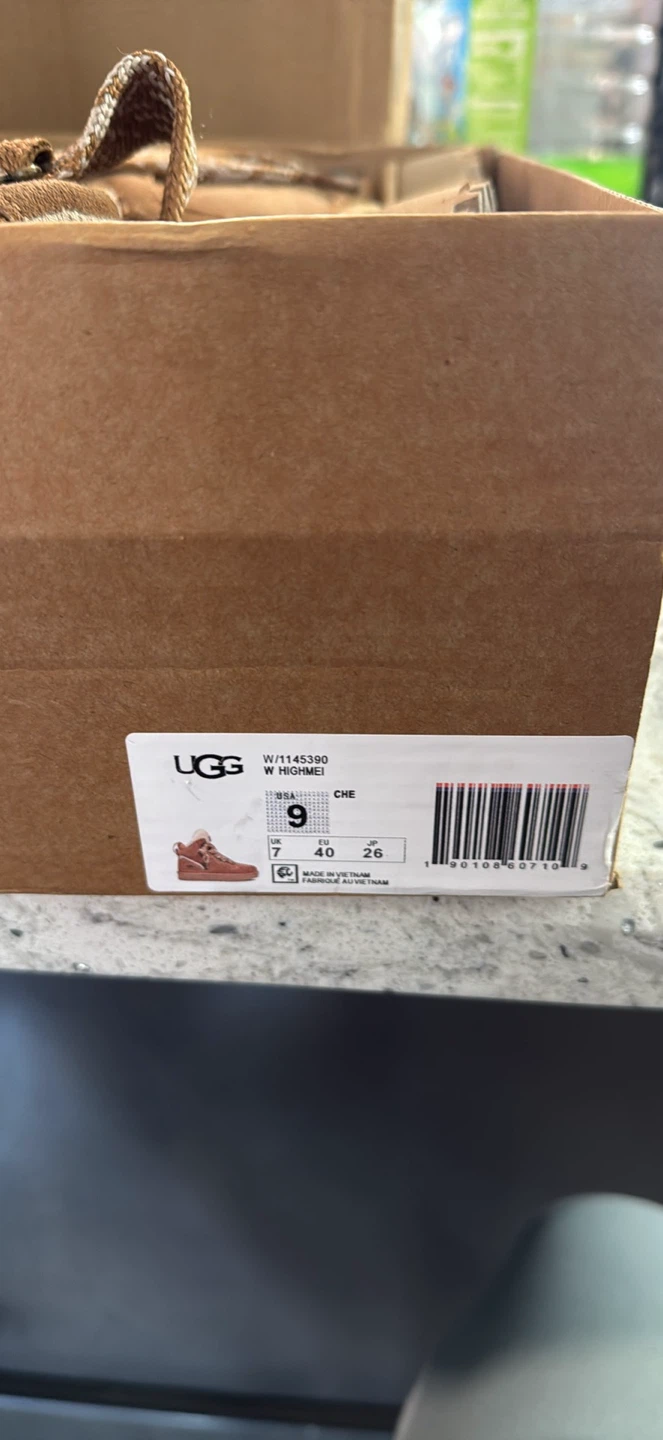 UGG Boots Size 9 - photo 2