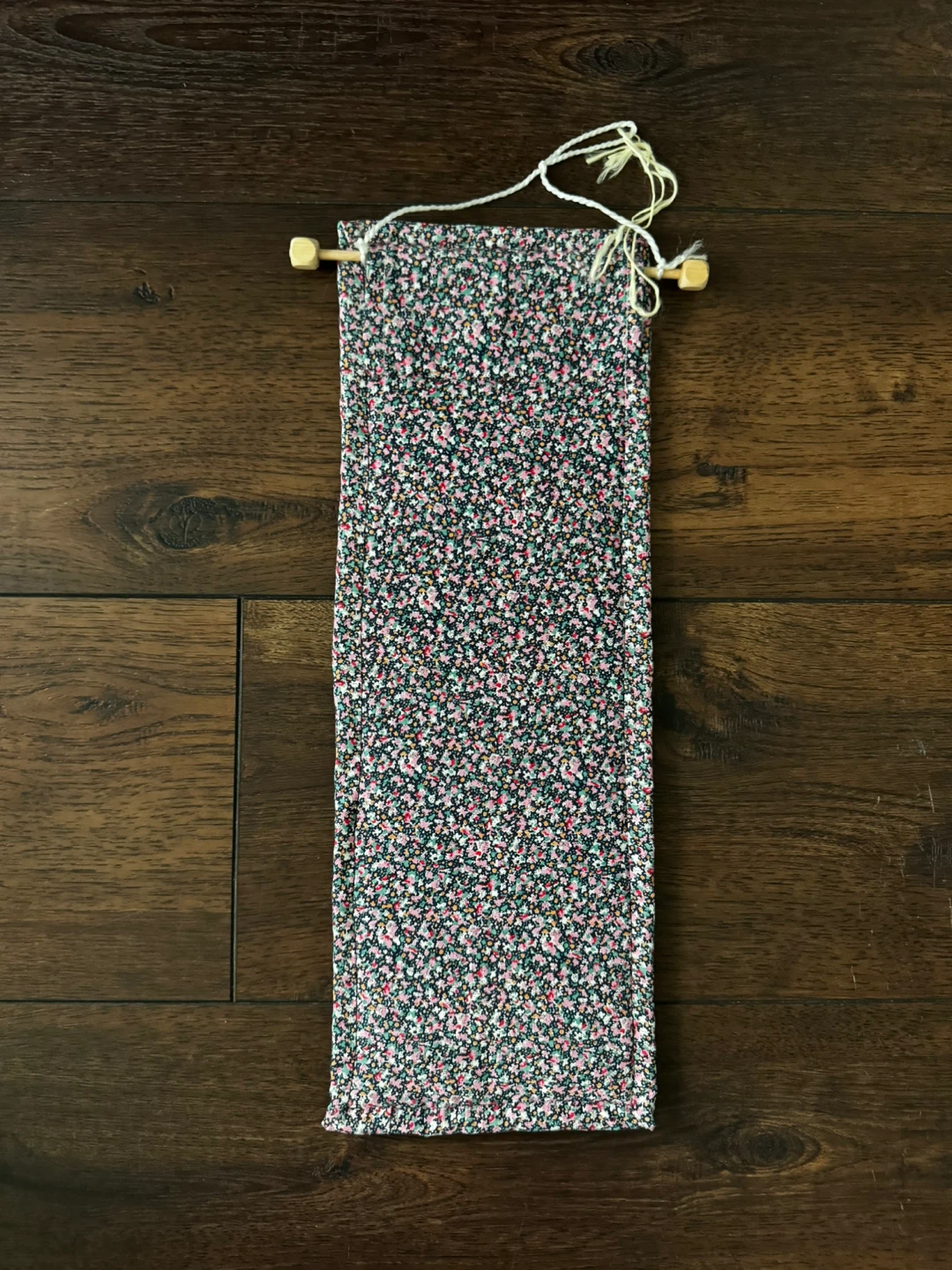 Hand-embroidered floral wall hanging - photo 2