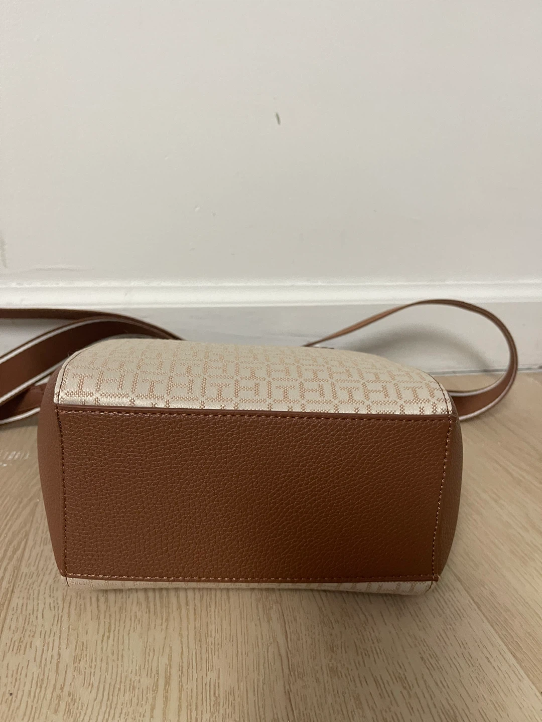 Tommy Hilfiger Monogram Mini Tote Bag - photo 3