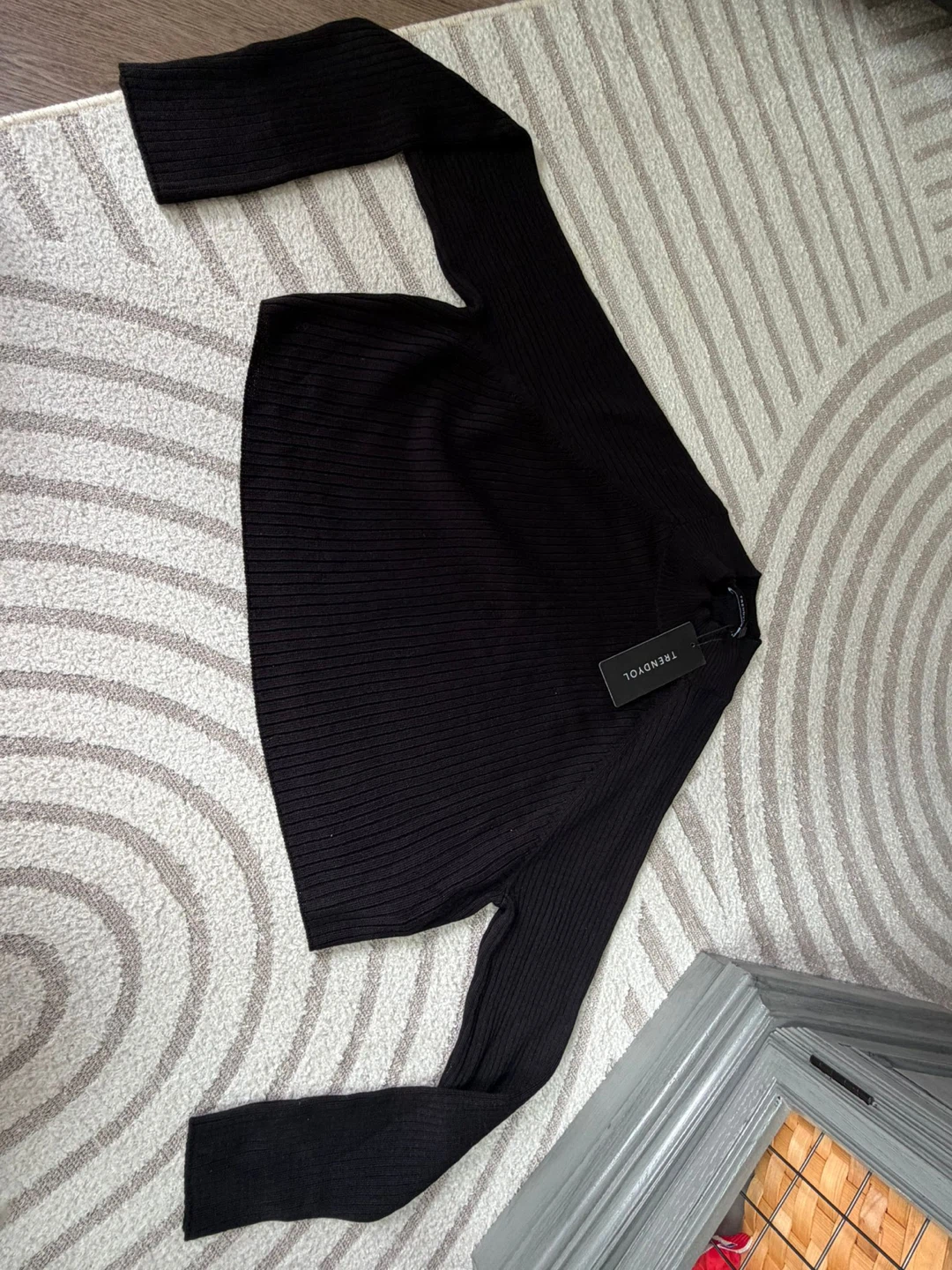 Black Cropped Ribbed Knit Sweater - Size L - photo 4