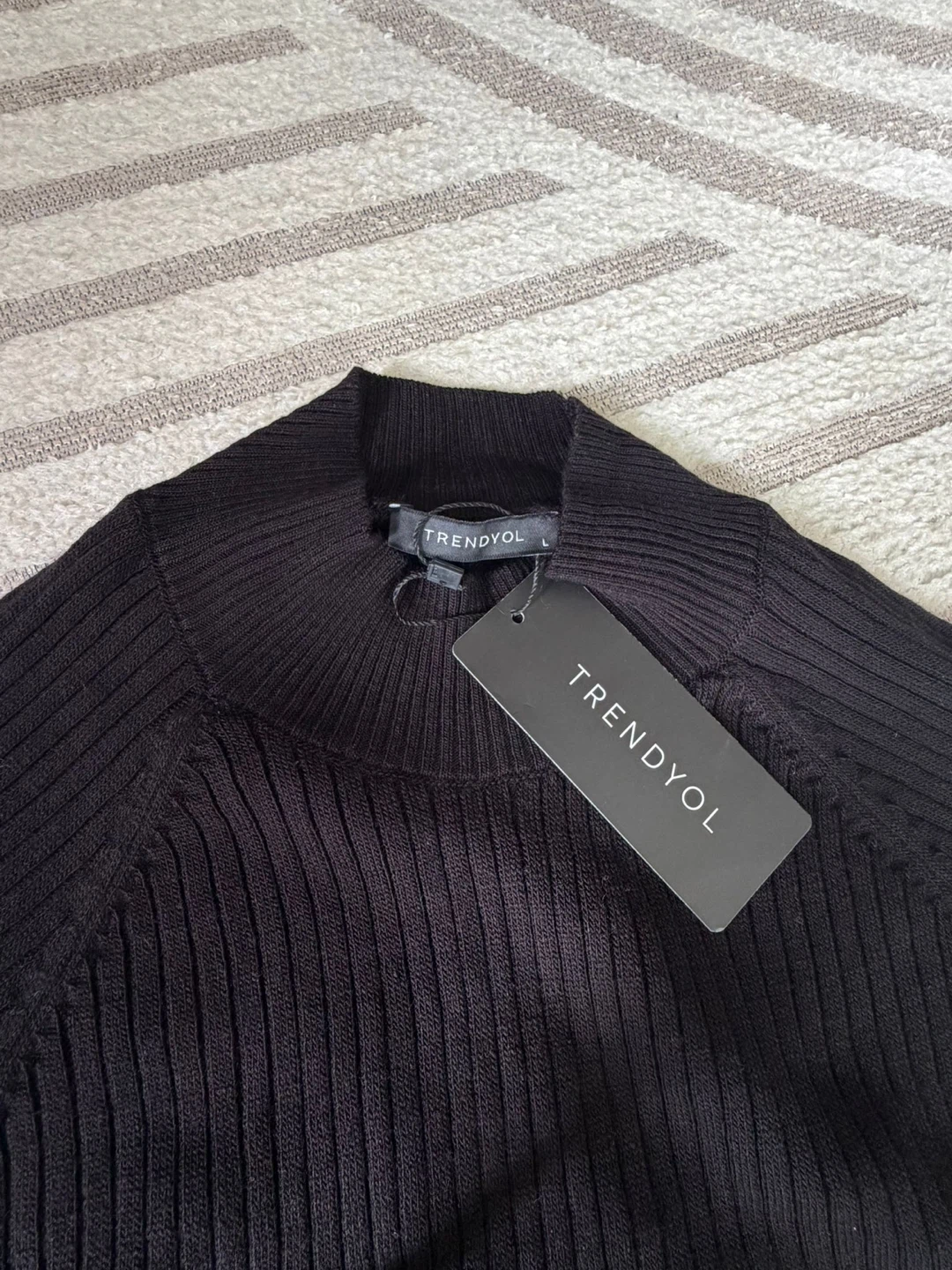 Black Cropped Ribbed Knit Sweater - Size L - photo 3