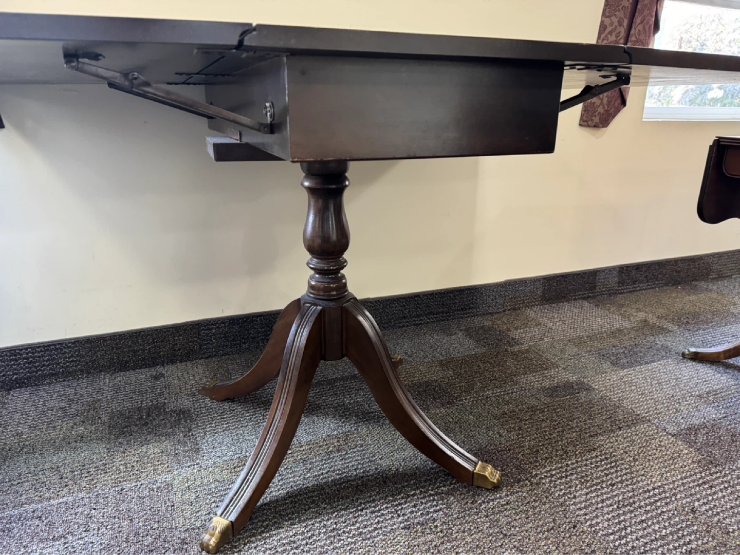 Mahogany Drop-Leaf Dining Table - photo 4