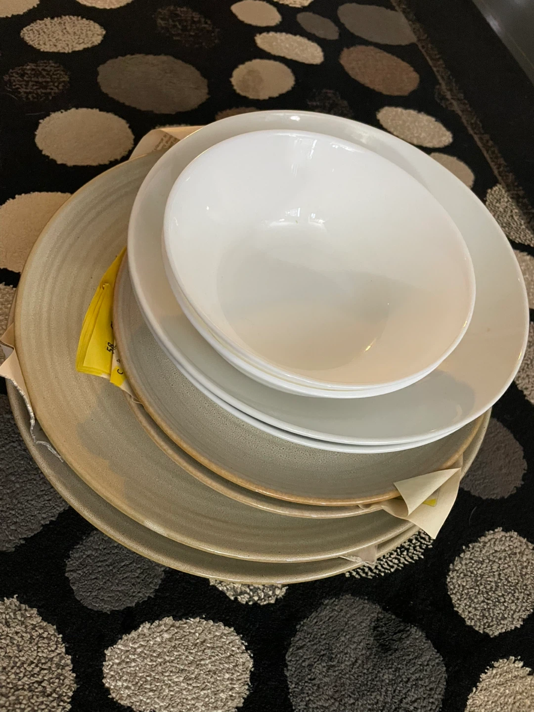 Set of 4 White and Beige Dinner Plates and Bowls