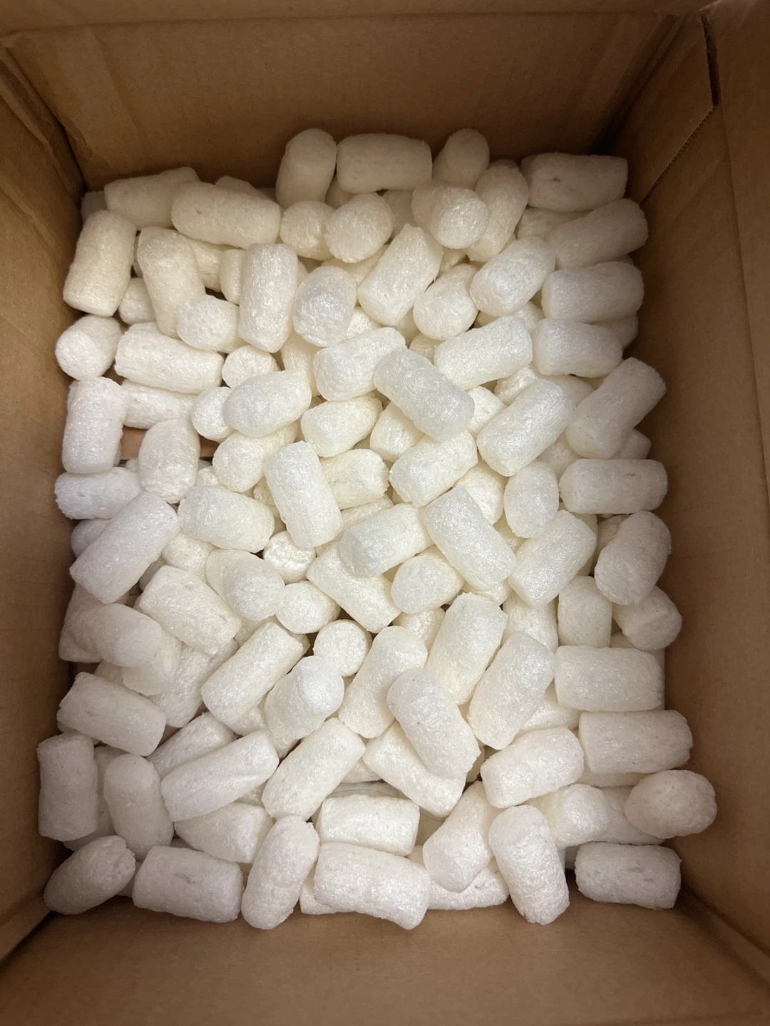 ⚽️ White packing peanuts