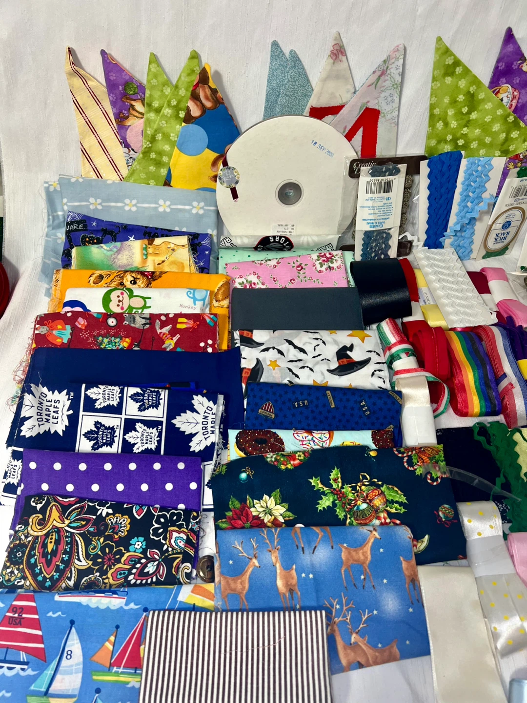 Crafting Bundle: Fabric, Ribbons & Buttons - photo 5