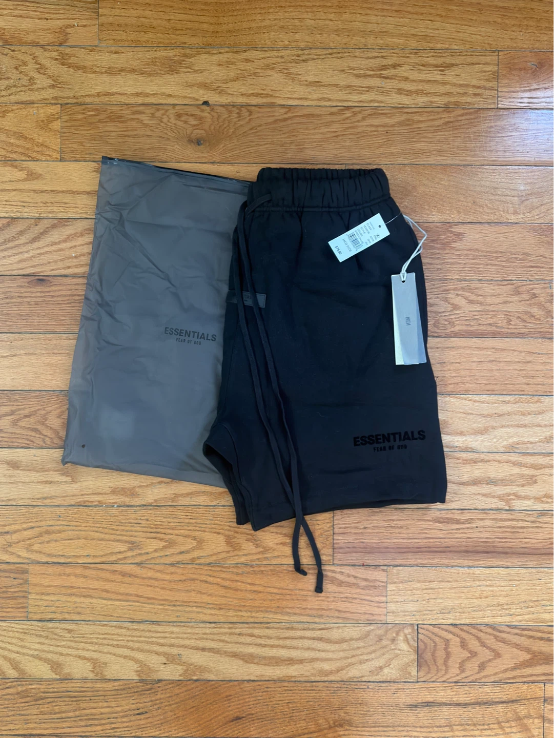 Fear of God Essentials Black Shorts - photo 2
