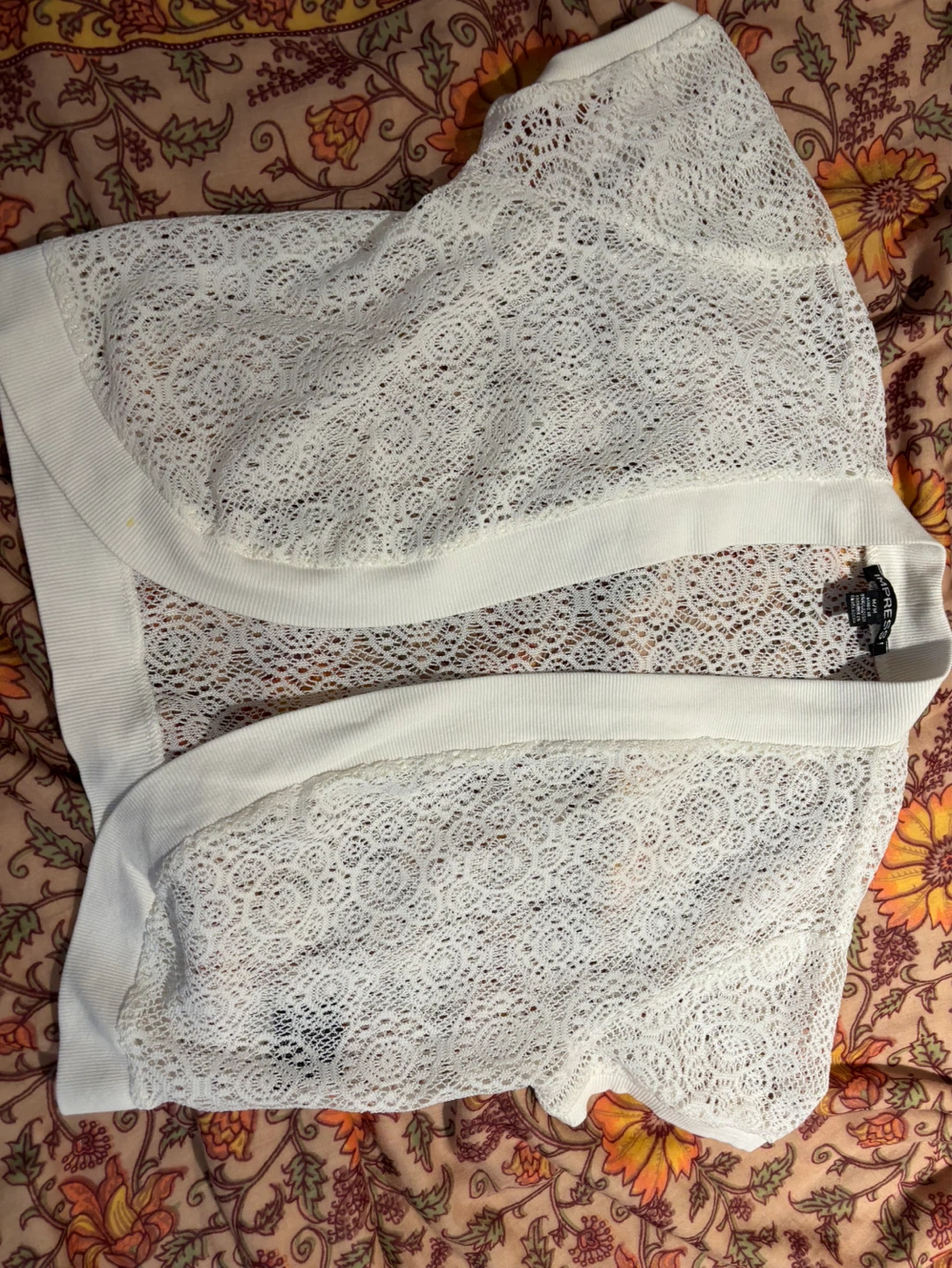 ⚽️White Lace shrug