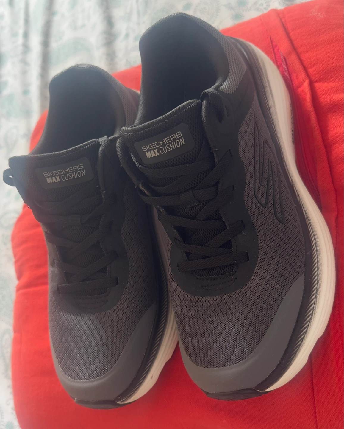 Skechers Max Cushion Running Shoes Size 9.5 - photo 3