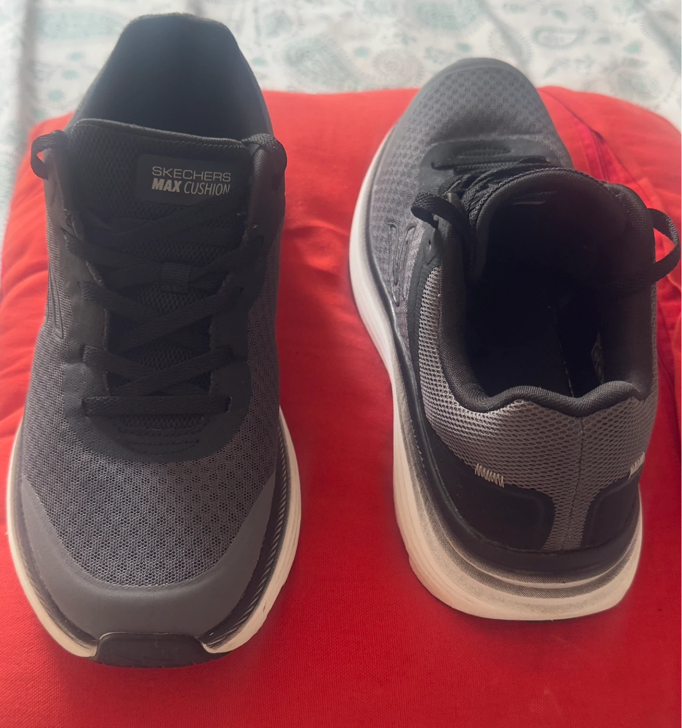 Skechers Max Cushion Running Shoes Size 9.5 - photo 2