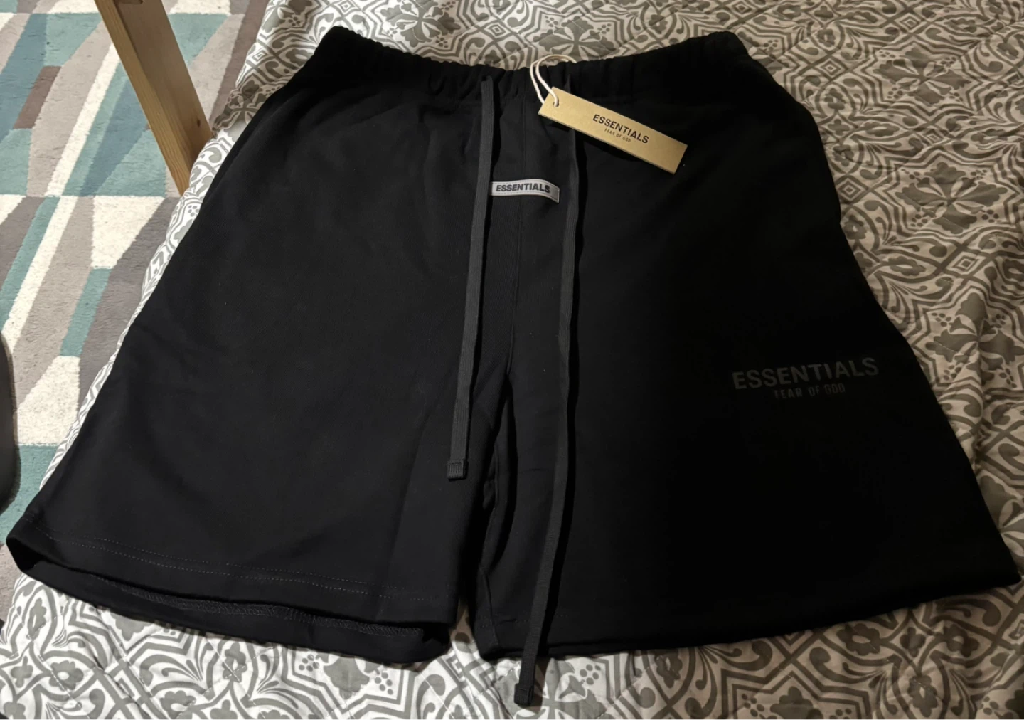 Essentials Fear of God Black Shorts - photo 2