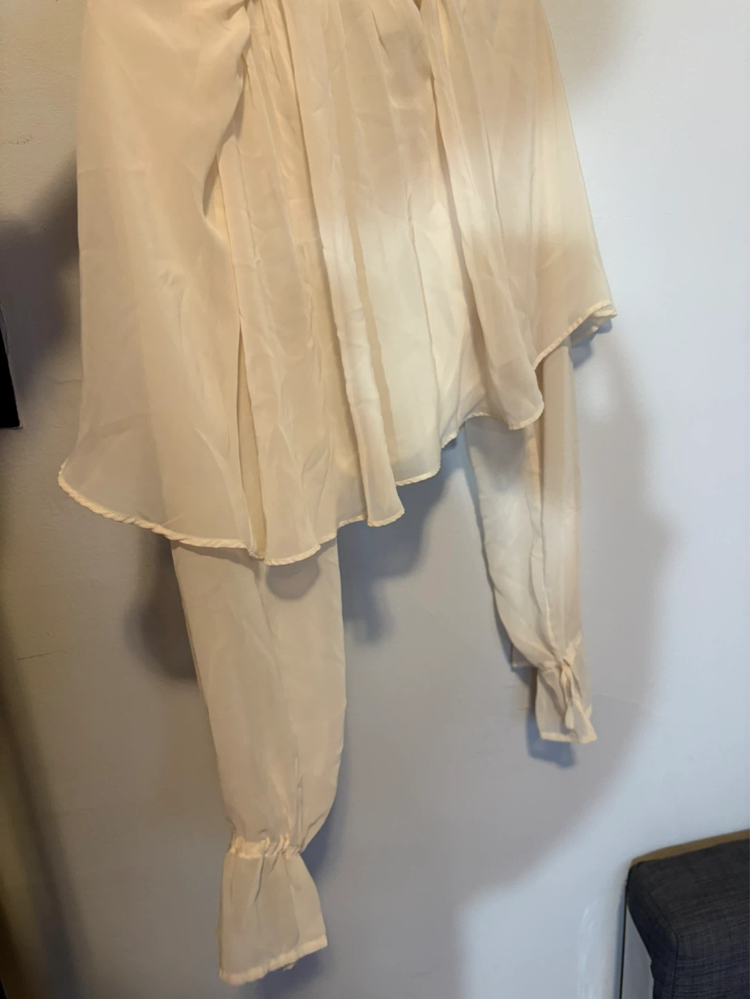 Zara  Ruffle Long Sleeve Blouse NWT XS - photo 2