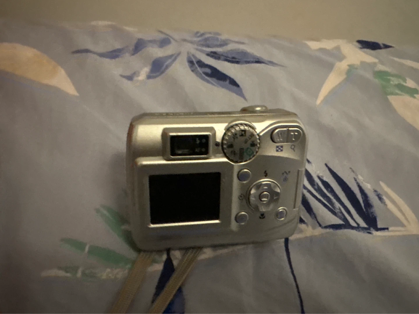nikon coolpix 3200 - photo 2