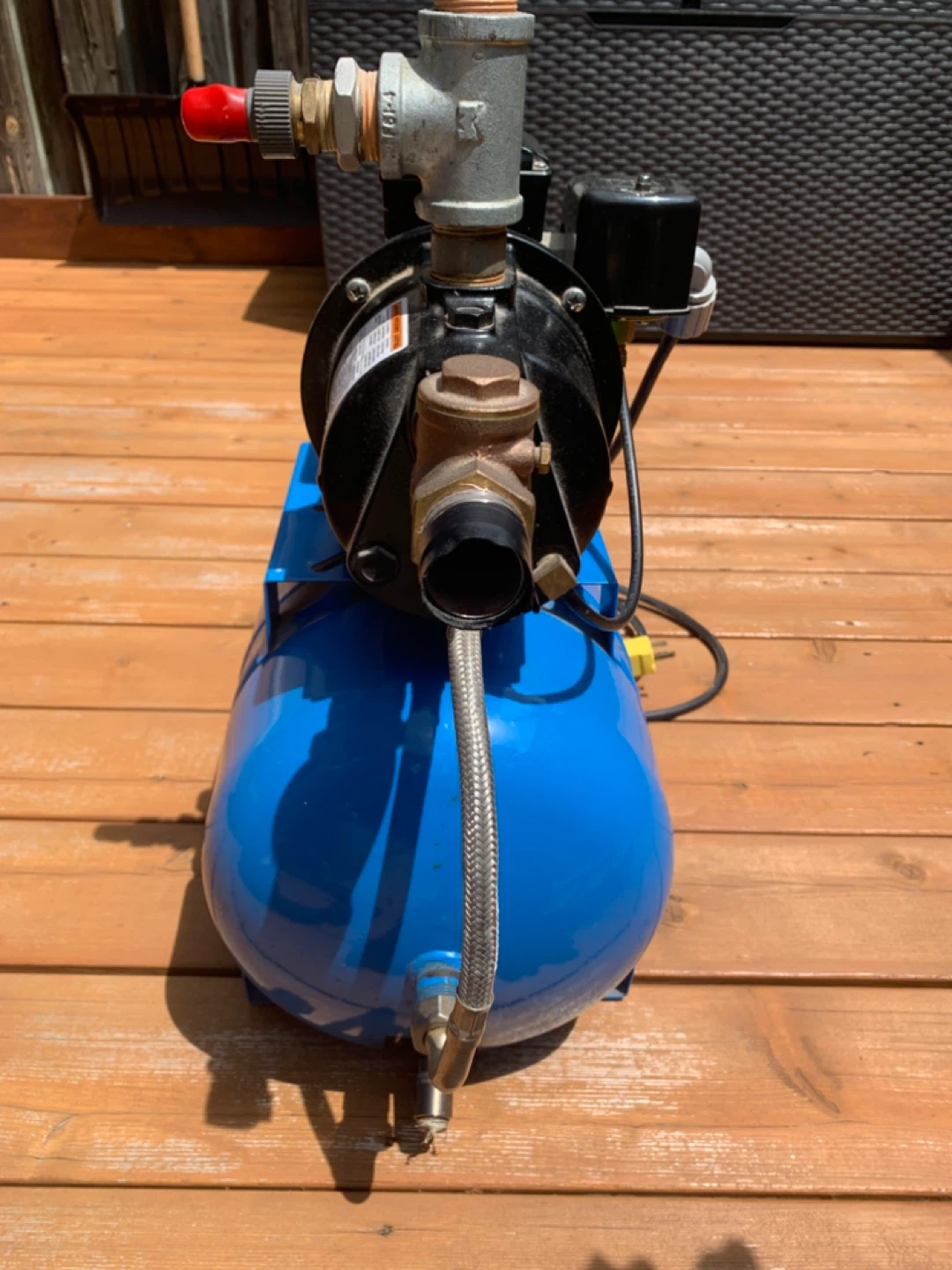 Water Pump with Blue Tank - photo 3