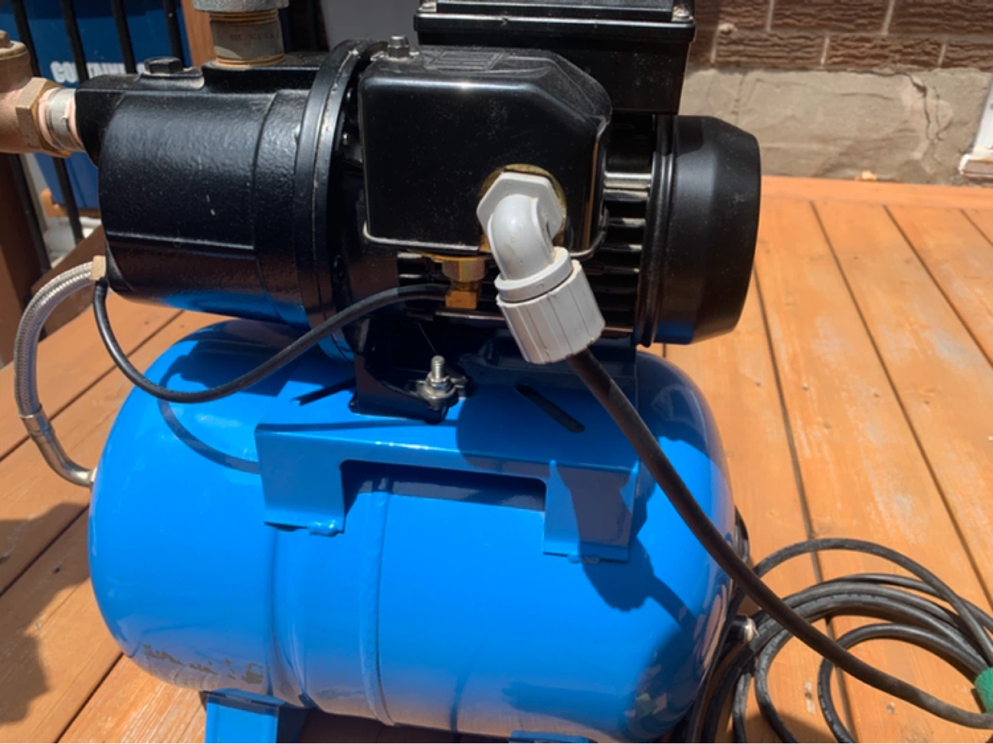 Water Pump with Blue Tank - photo 5