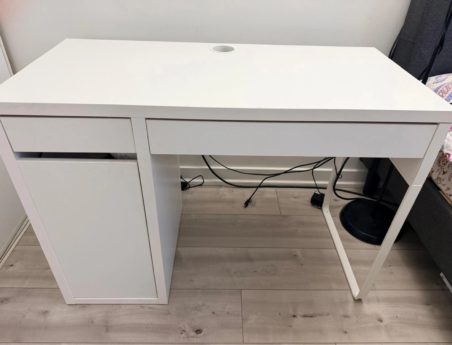 White Desk with Drawer - photo 4