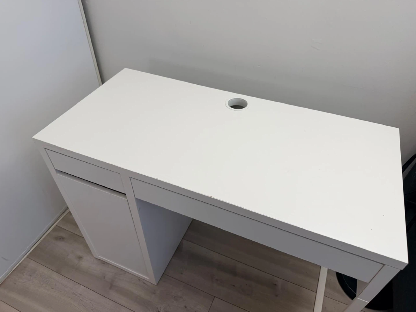 White Desk with Drawer - photo 2