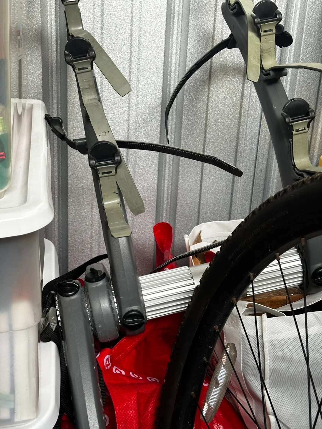 Saris Bones EX 3-Bike Trunk Rack