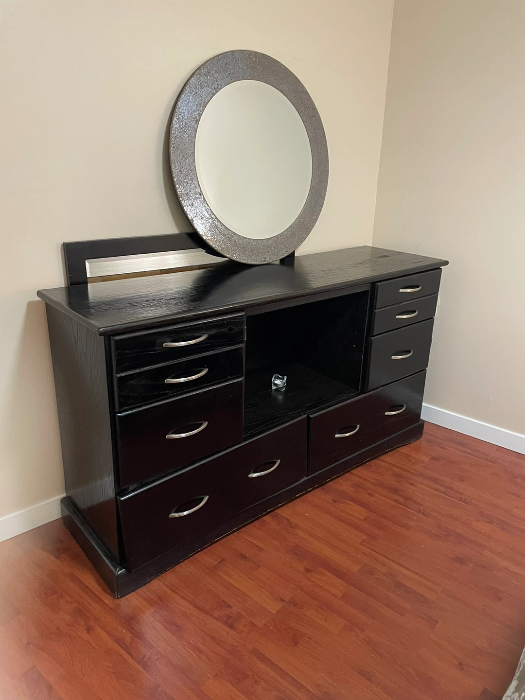 2 bdrm fully furnished suite fir rent - photo 3