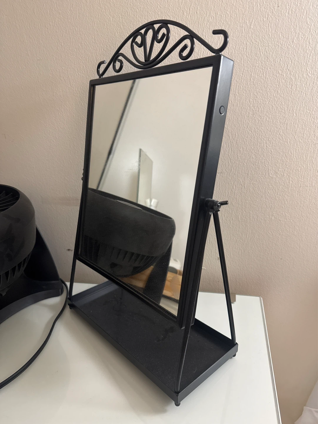 Black vanity mirror with tray