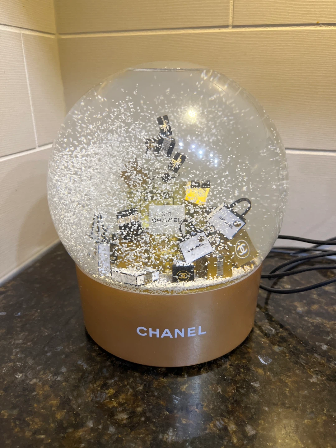 Chanel Snow Globe - photo 2