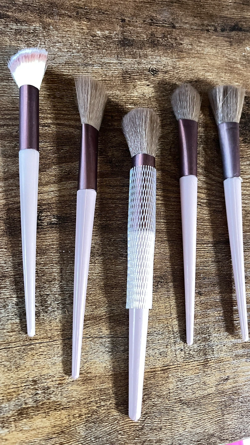 ⚽️ Makeup Brush Set with Pouch