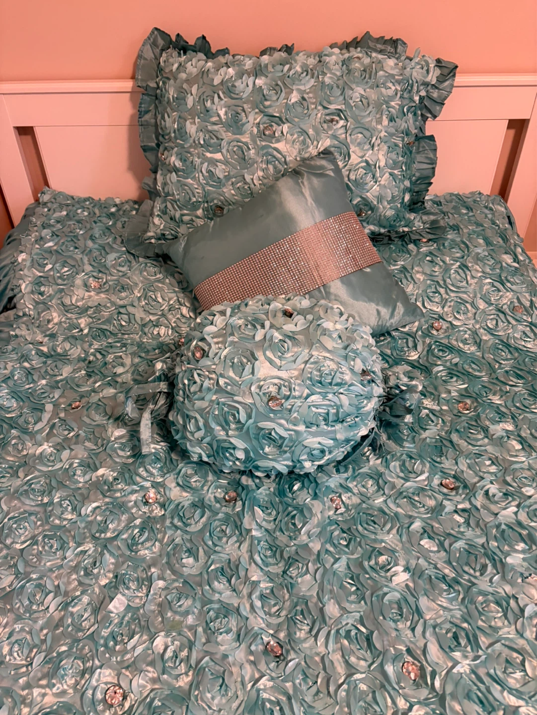 Queen Size Teal Bedding Set with Rosette and Rhinestone Accents - photo 3