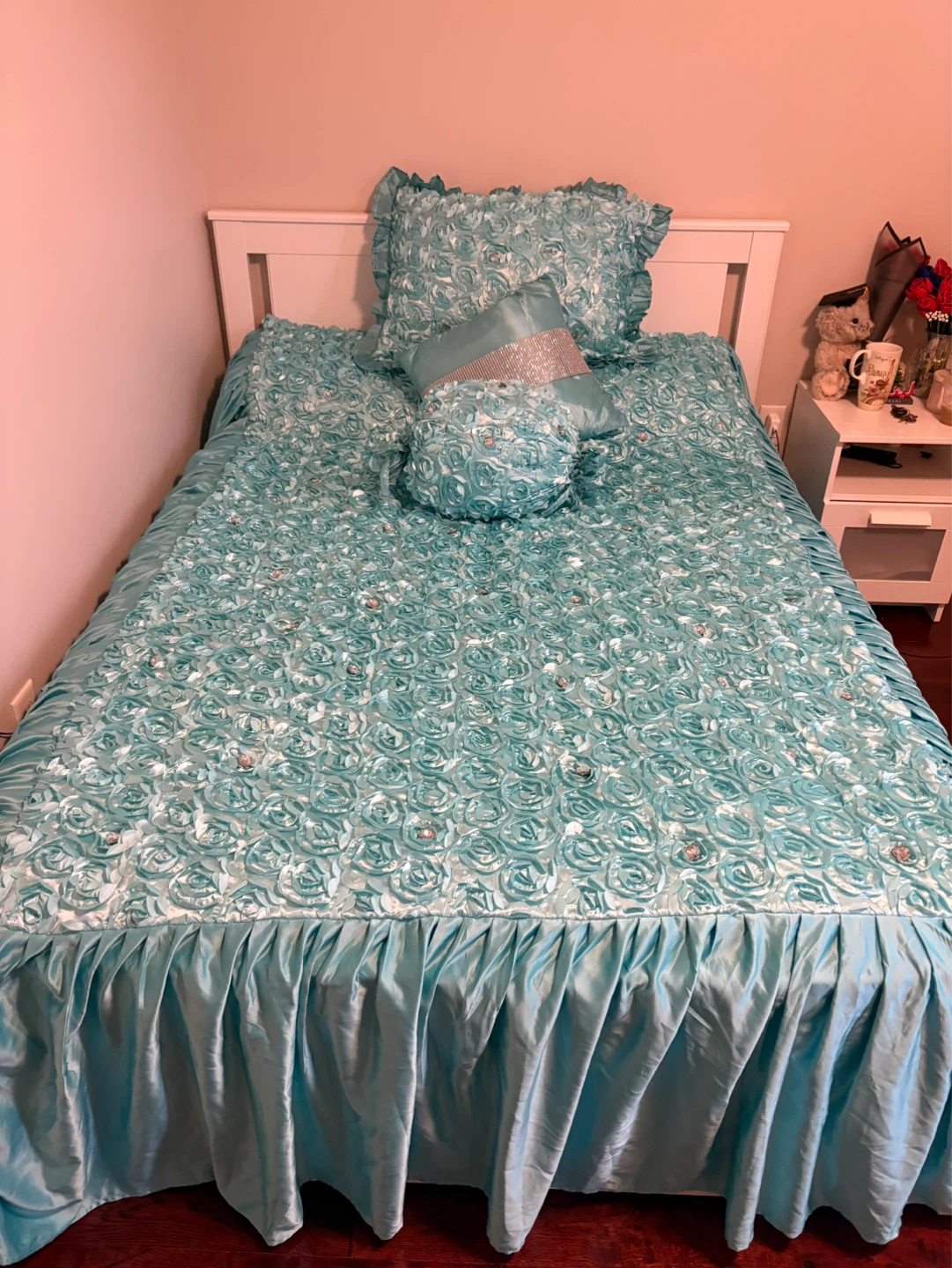 Queen Size Teal Bedding Set with Rosette and Rhinestone Accents - photo 2