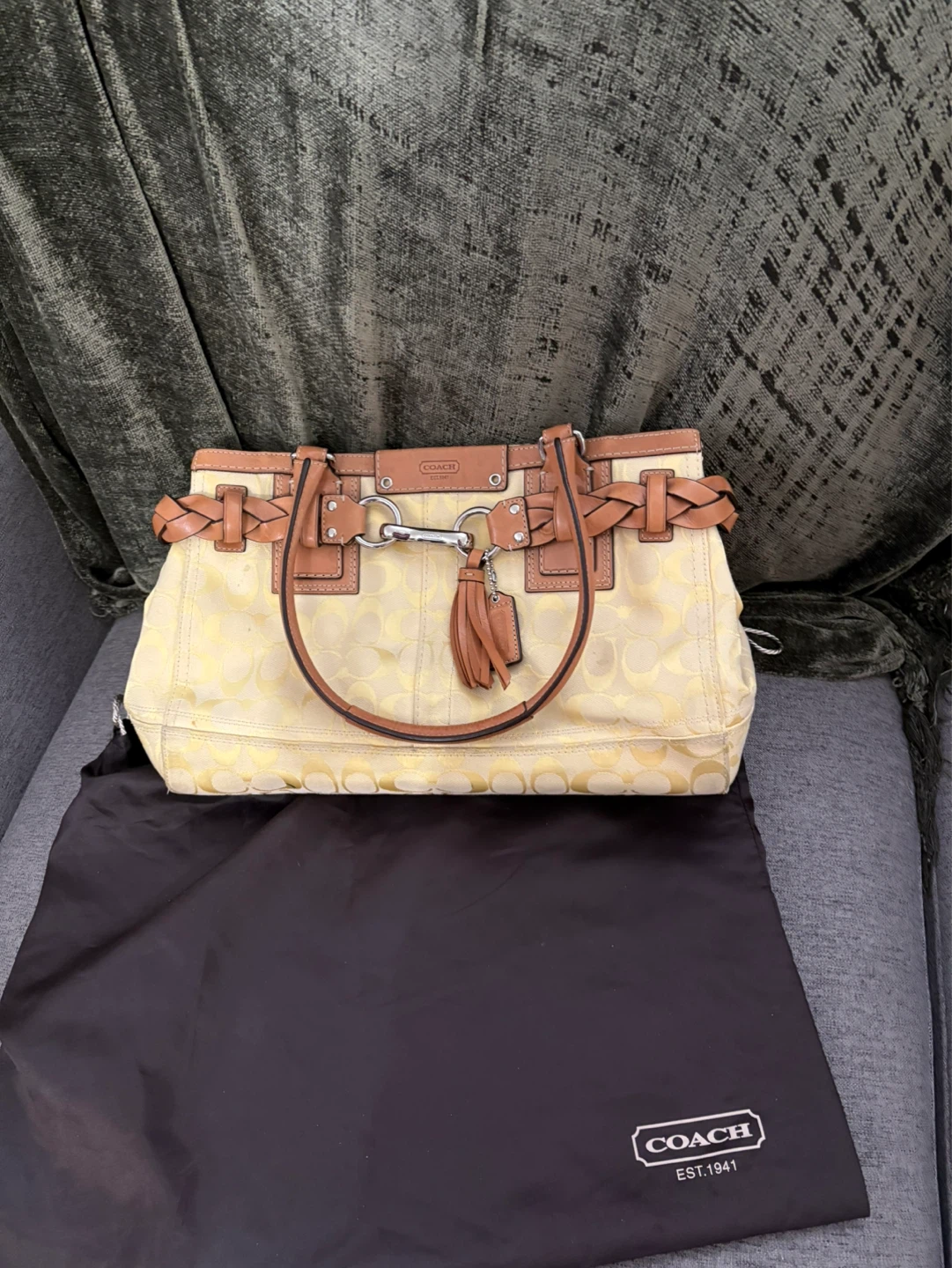 Coach Signature Canvas Shoulder Bag - photo 2