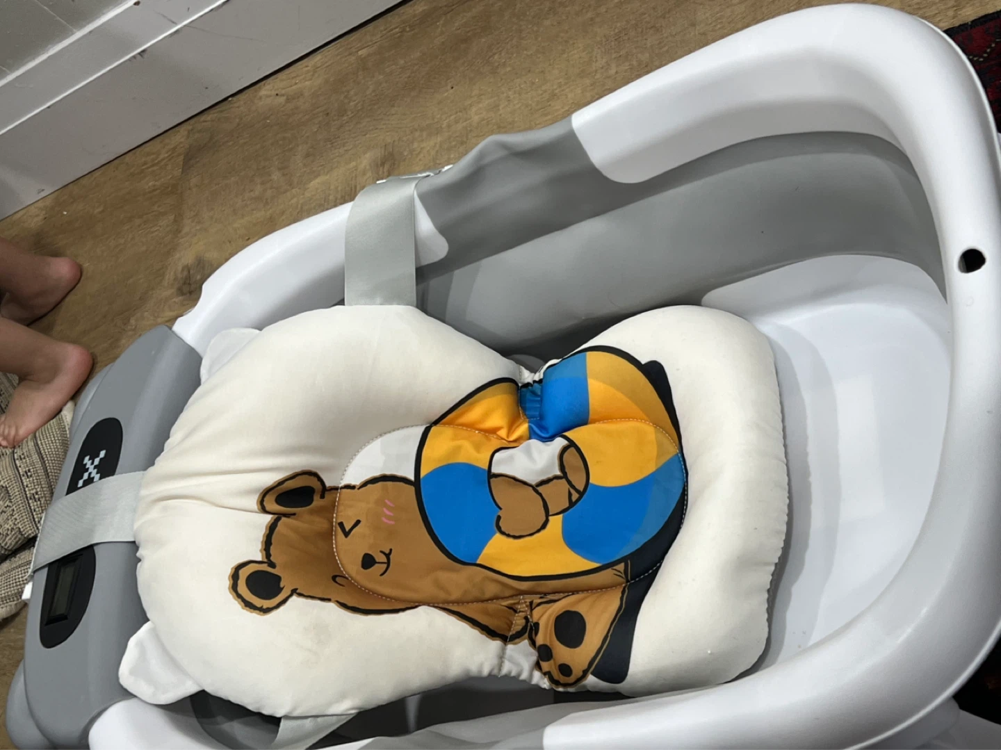 Baby Bath Tub with Teddy Bear Cushion - photo 2