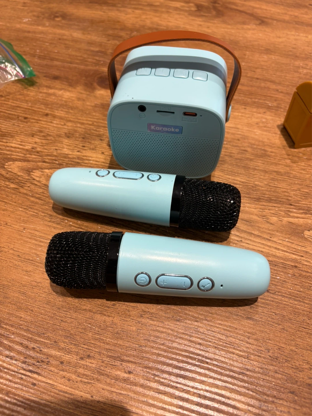 Kids Bluetooth Karaoke Machine with 2 Wireless Microphones - photo 2