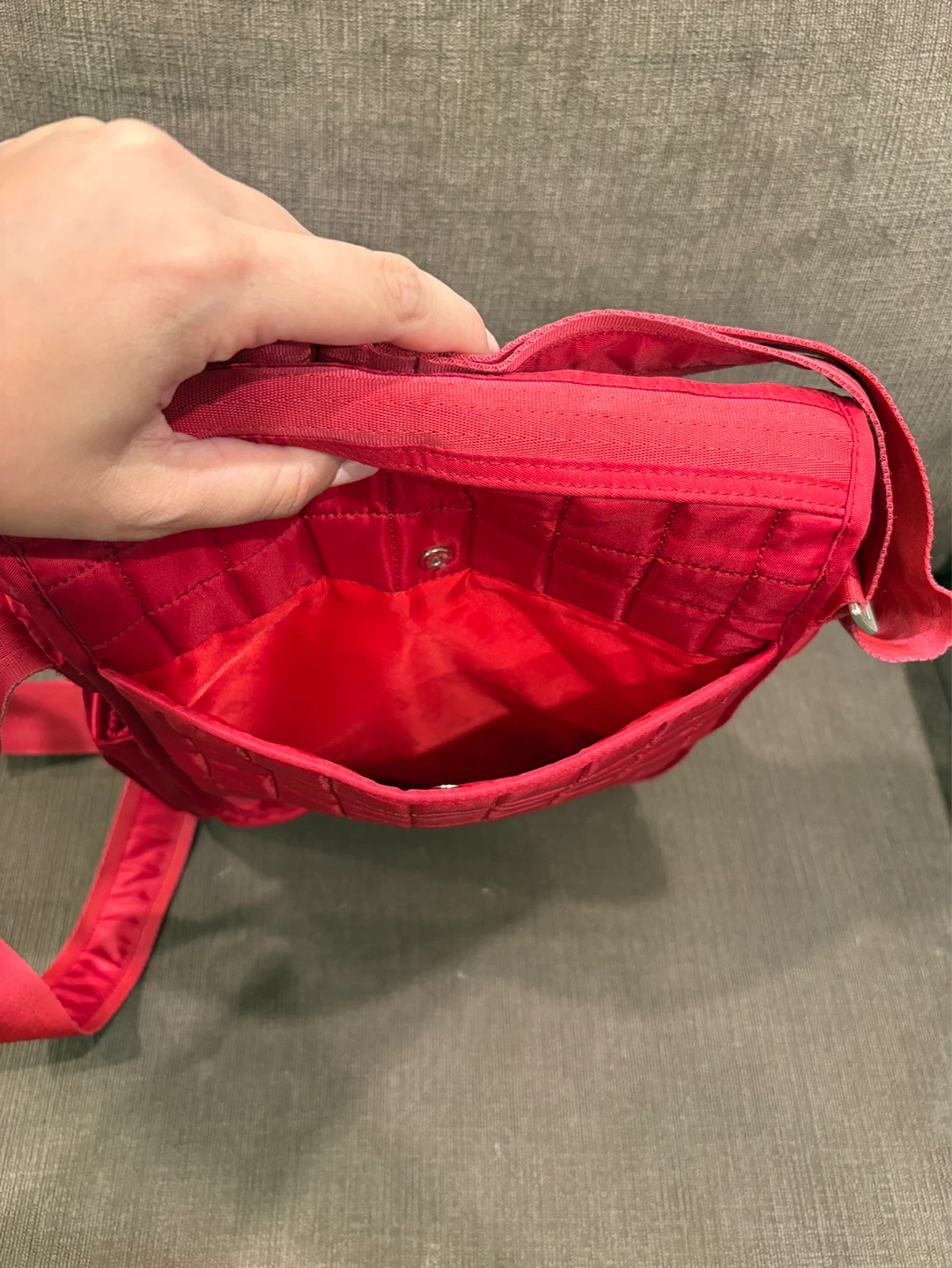 Lug Crossbody Red Messenger Style Purse Travel Organization - photo 3