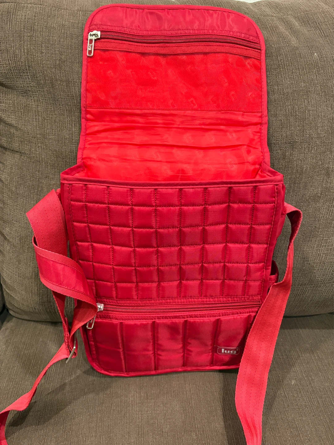 Lug Crossbody Red Messenger Style Purse Travel Organization - photo 4