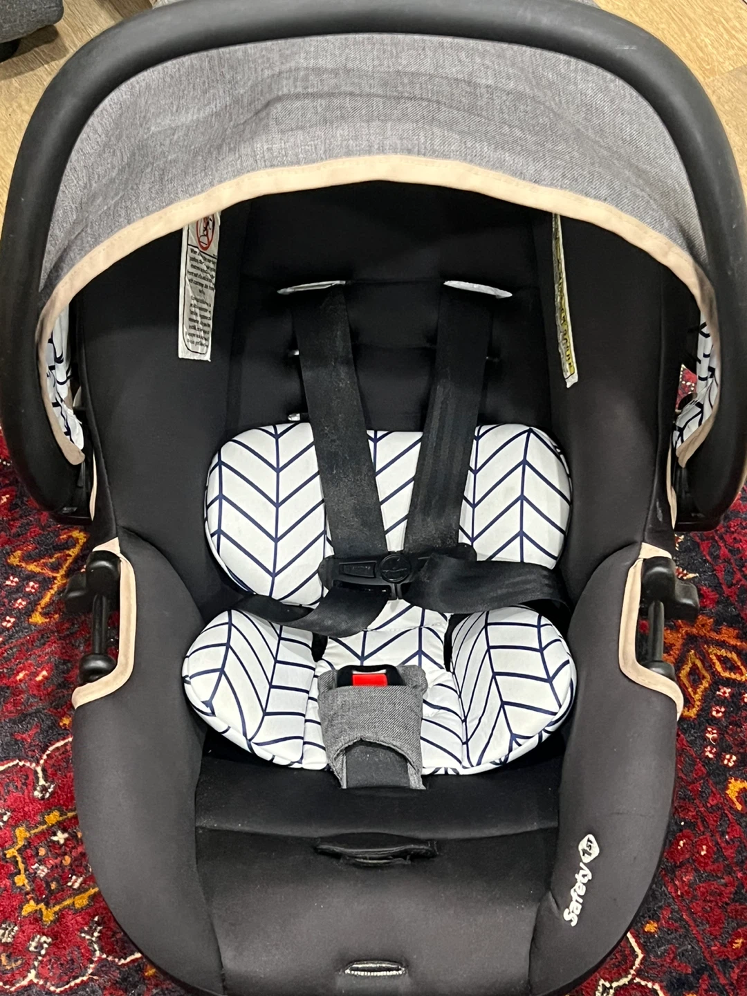 Safety 1st Infant Car Seat with Canopy - photo 3