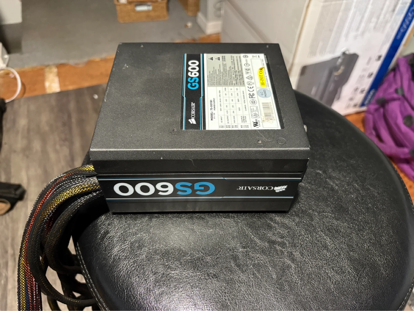 Corsair GS600 Power Supply - photo 3
