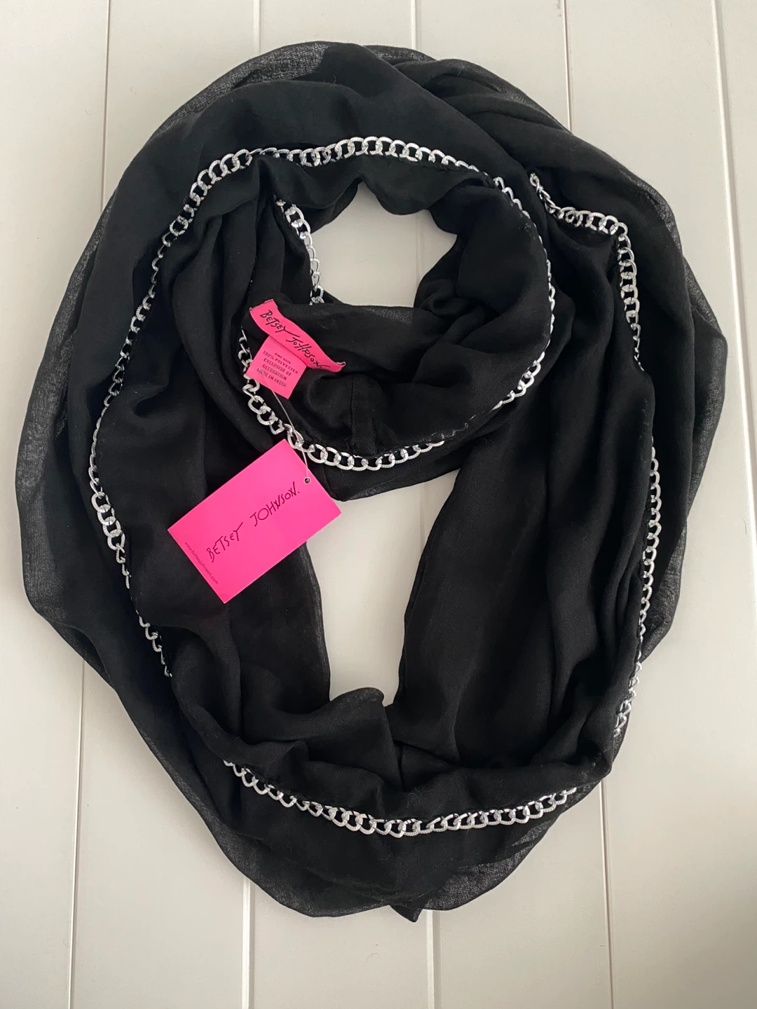 2pcs Betsey Johnson Black & Pink Chain Trim Infinity Scarf⚽️