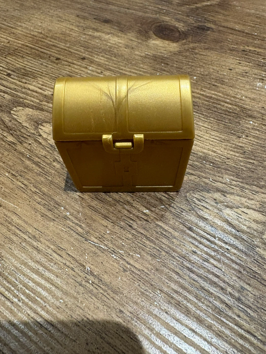 Mini Treasure Chest with Gold-Coloured Game Pieces - photo 2