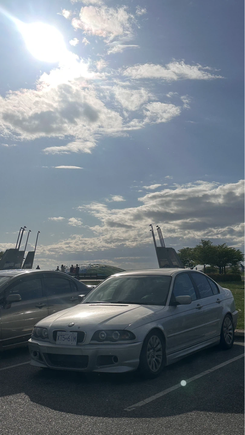 Silver BMW 3 Series Sedan - photo 5