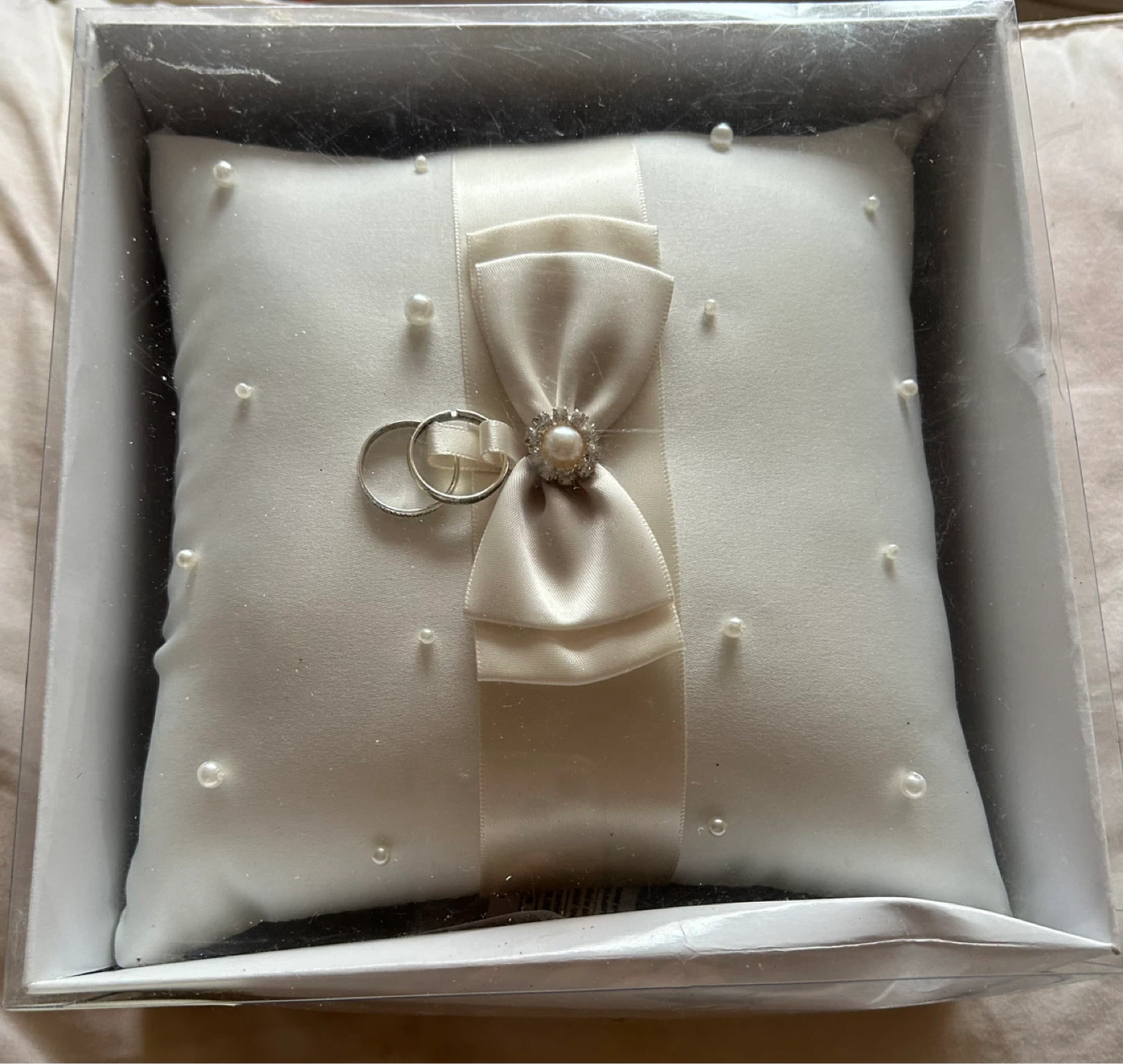 White Ring Bearer Pillow with Pearls and Bow ⚽