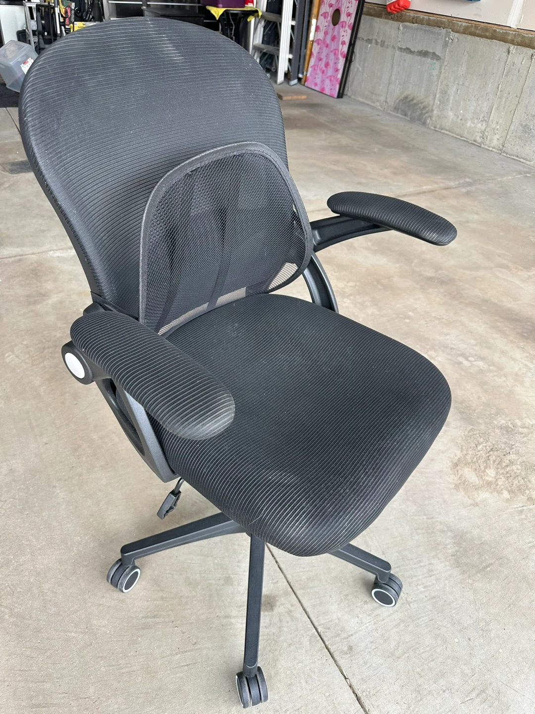 Black Mesh Office Chair - photo 2