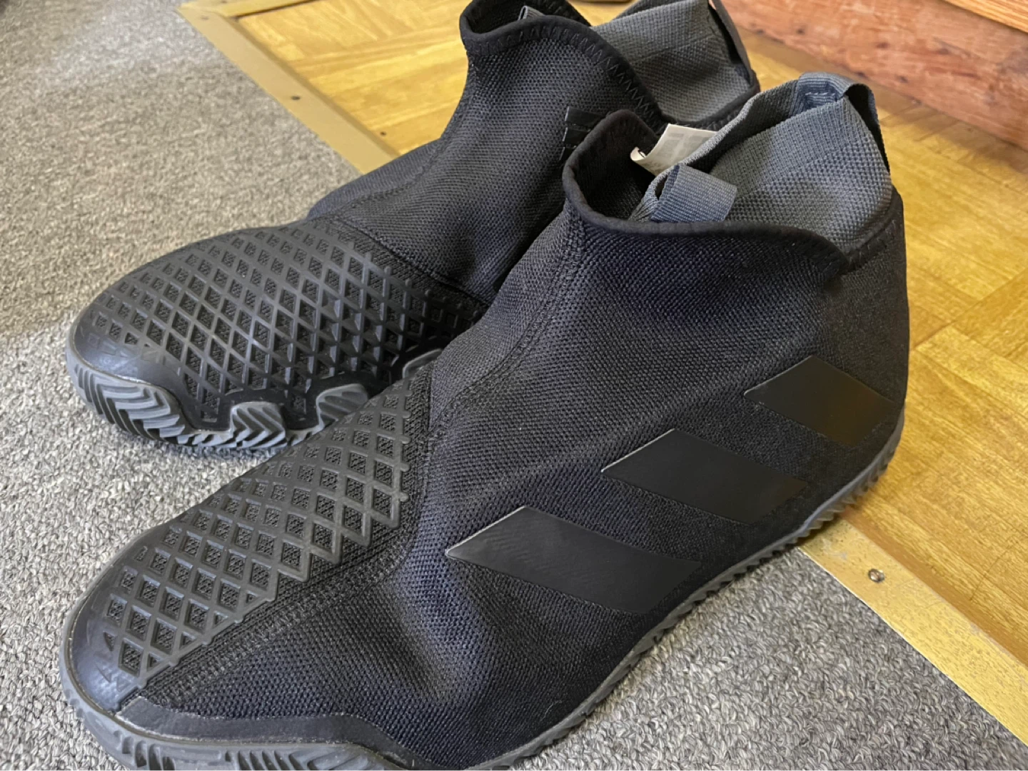 ⚽️Adidas Black shoe