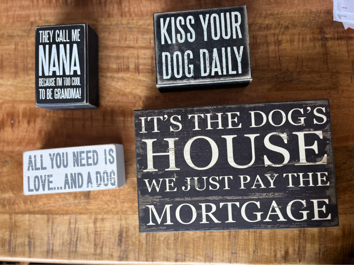 Decorative Wooden Signs with Dog and Family Sayings