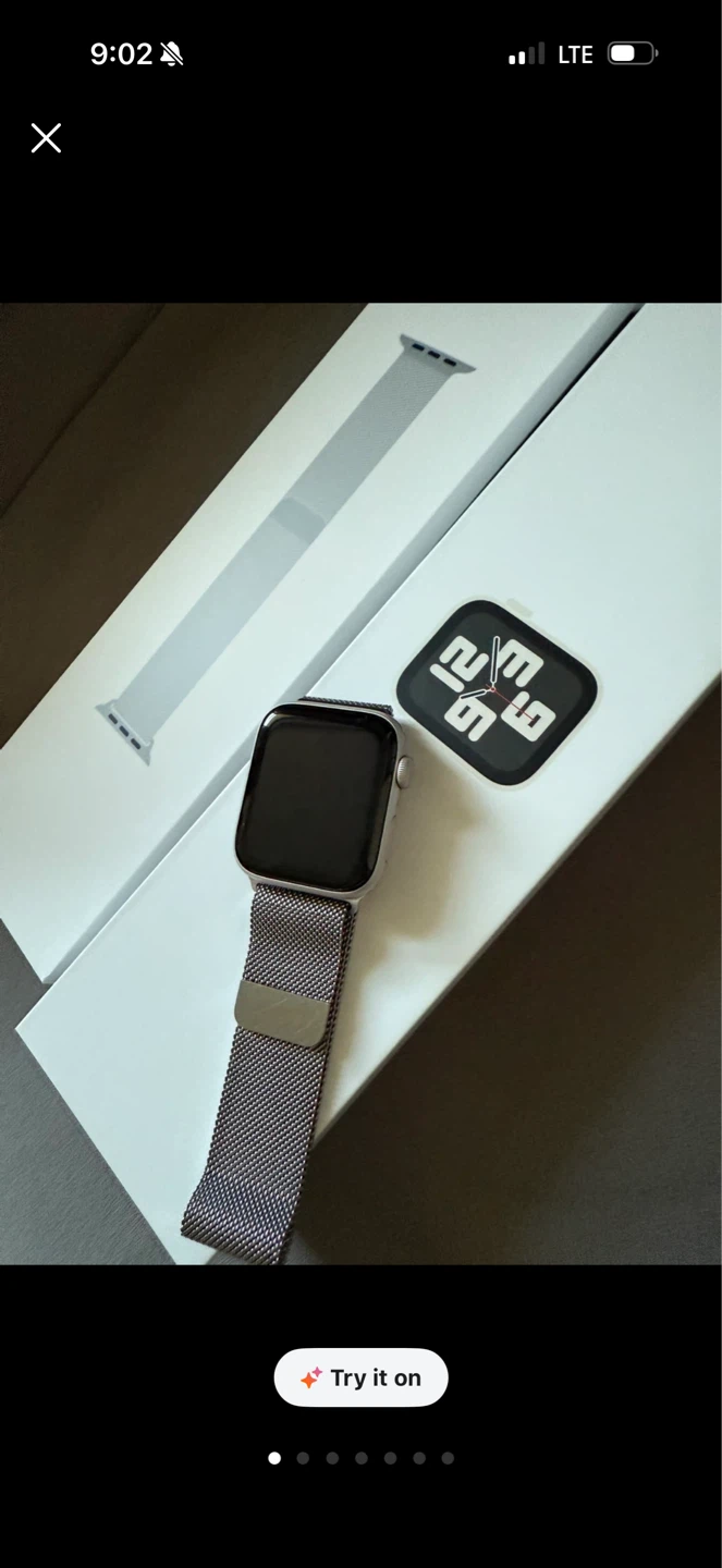 Apple Watch Series 6 (Silver Aluminum Case)
