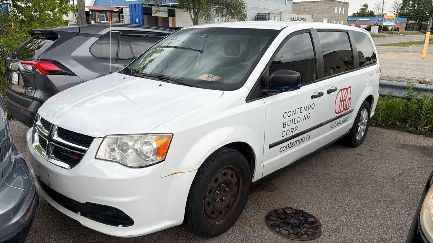White Dodge Grand Caravan Minivan 2014 with safety check