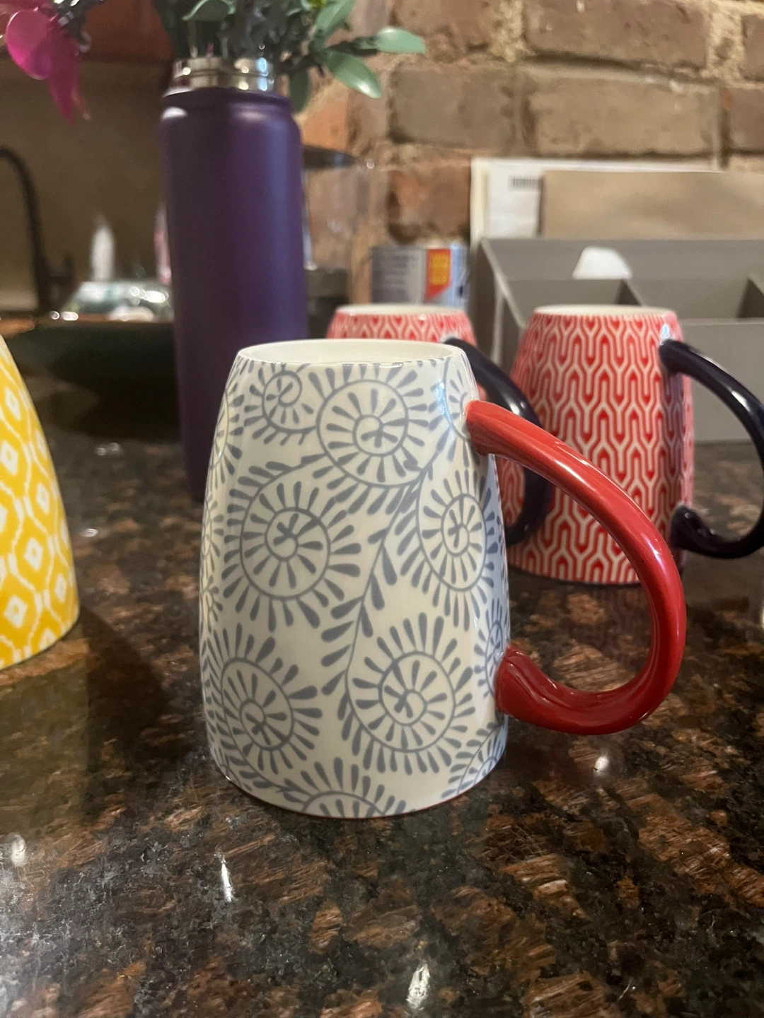 Set of cute coffee cups to brighten up your kitchen - photo 4